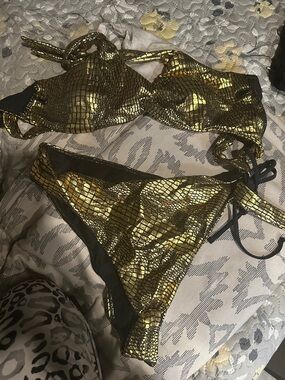 Source Unknown Gold Metallic Snakeskin Bikini Set
